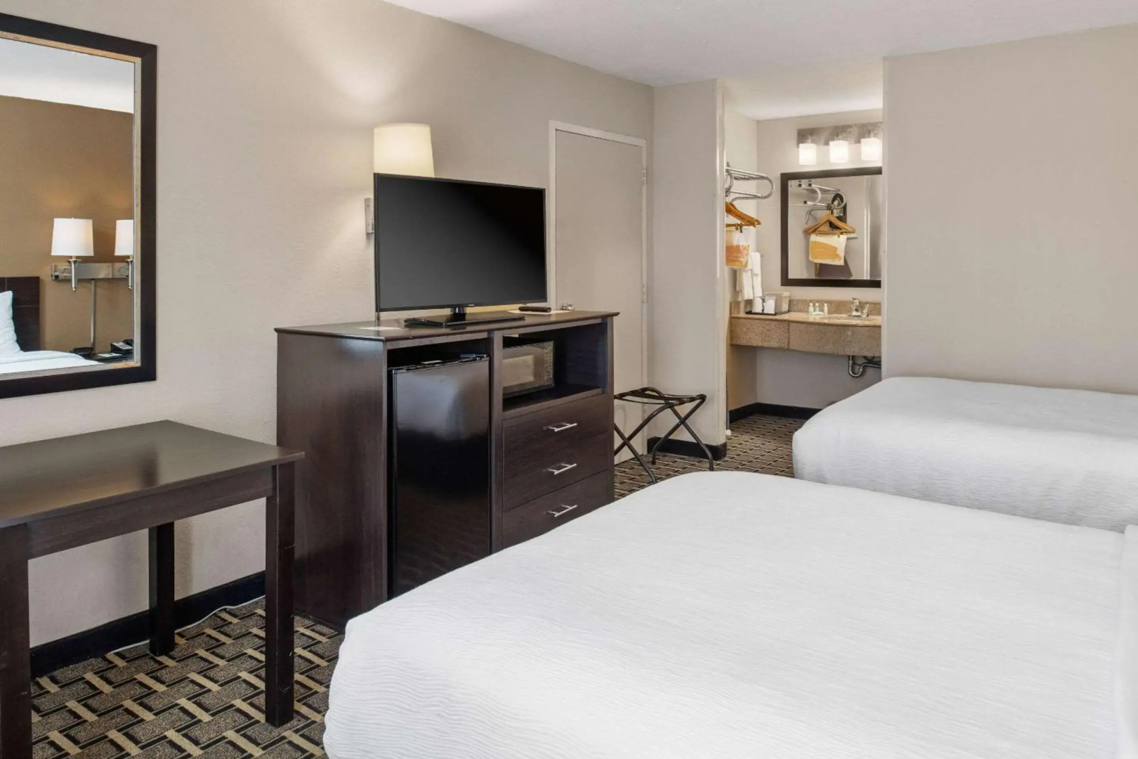 Suburban Studios Hotel Kingsland Near I-95