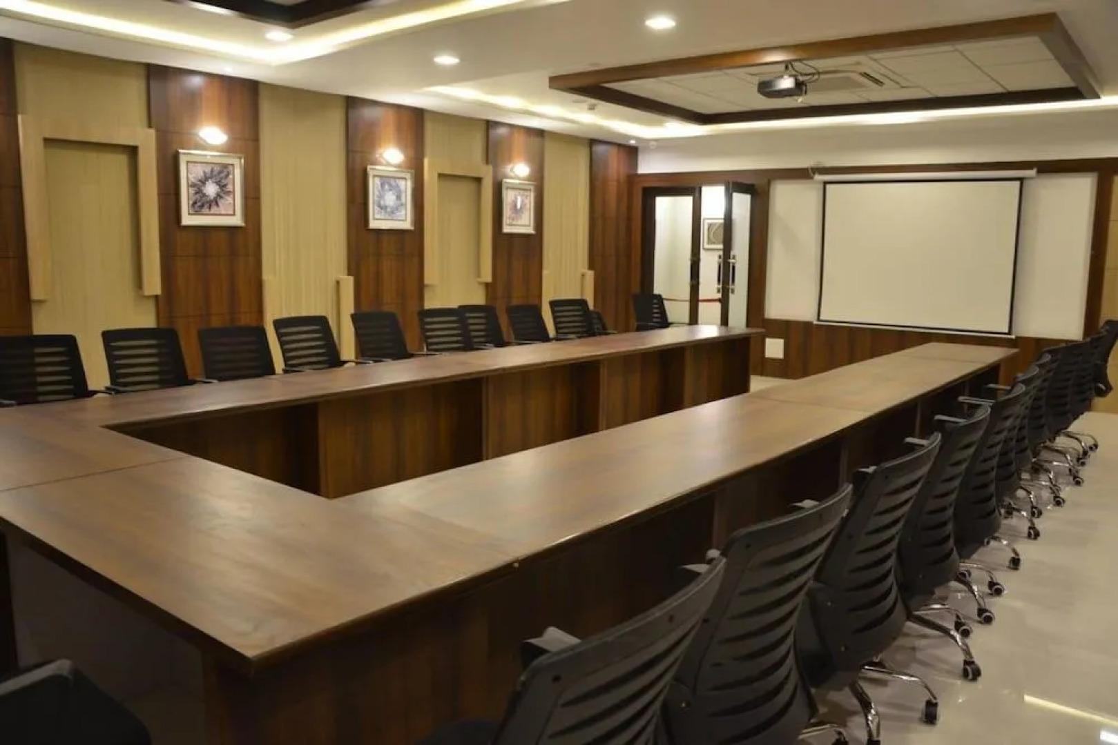 VITS Aradhana Auberge