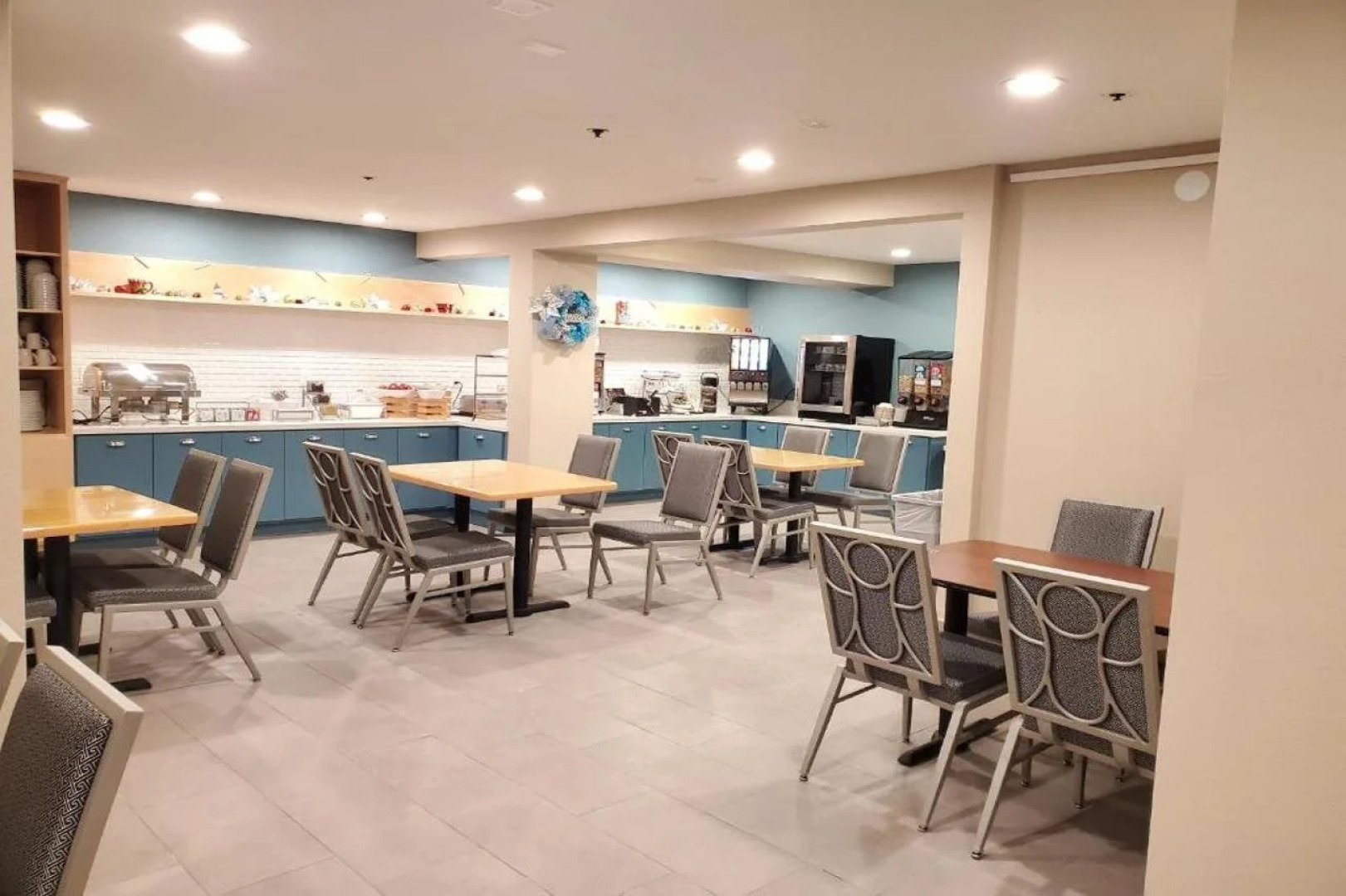 Country Inn & Suites by Radisson, Monterey Beachfront-Marina, CA