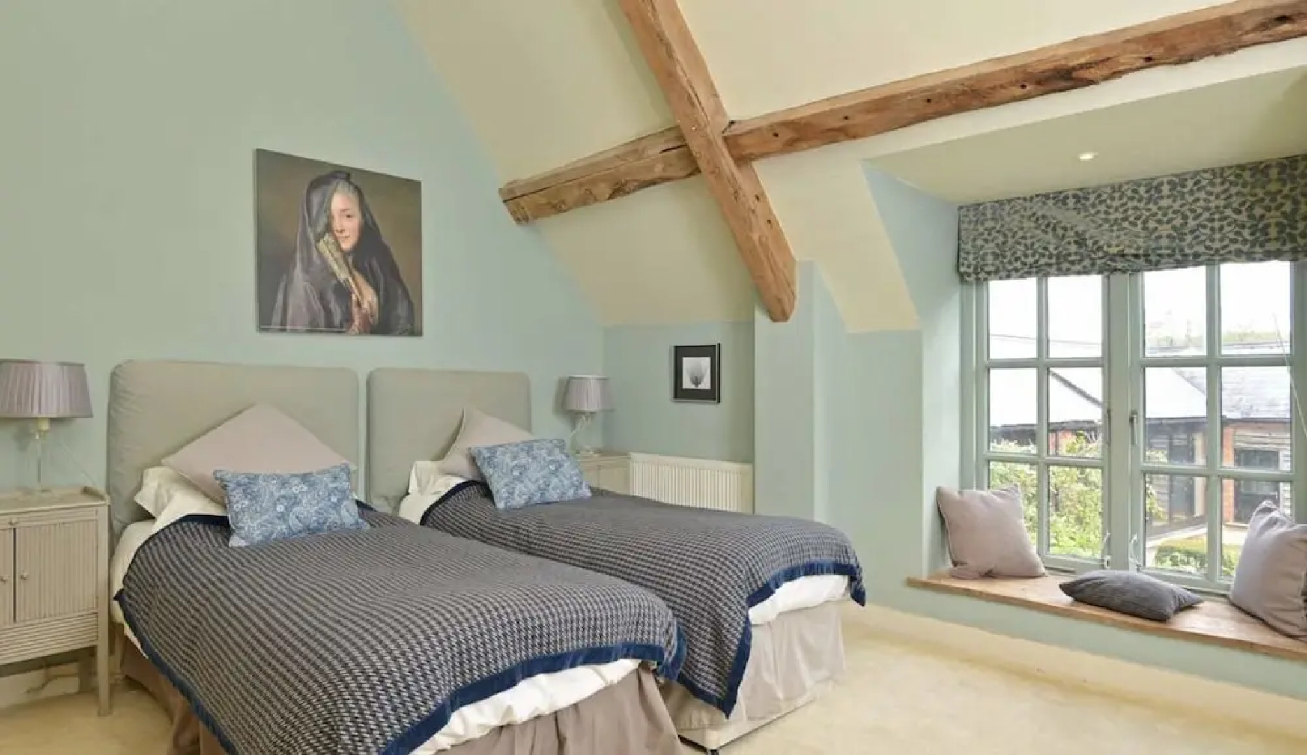 Lovely Big Barn with Hot Tub