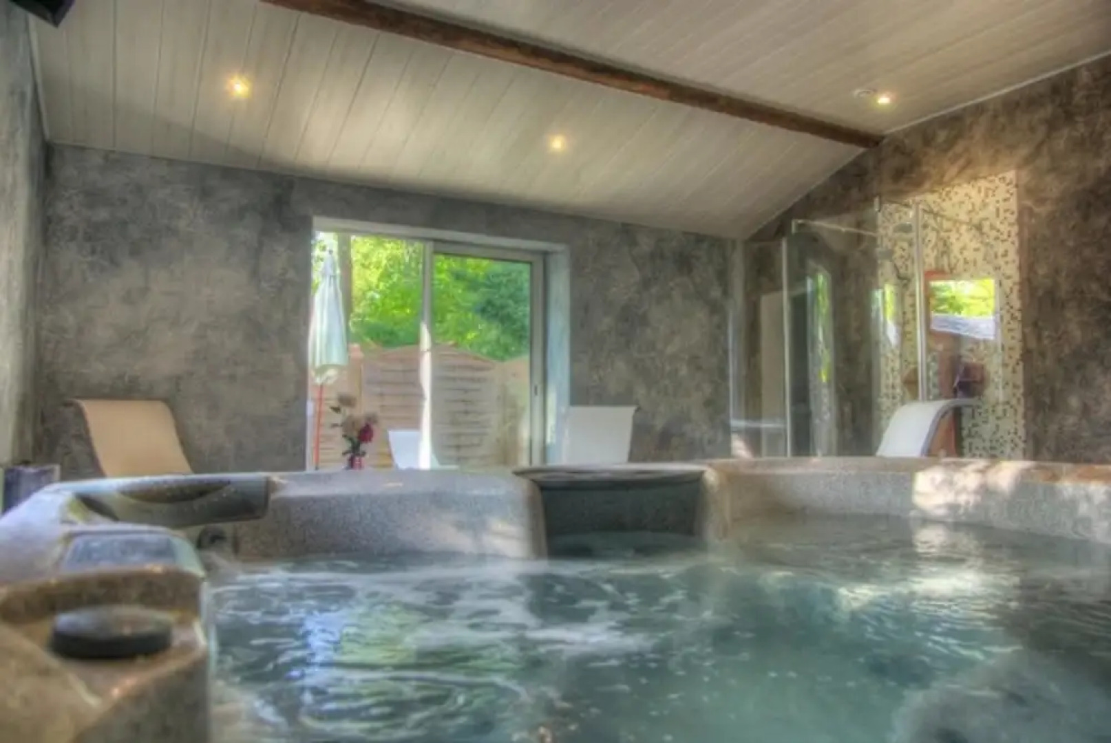 Bungalow With 2 Bedrooms in Soulac-sur-mer, With Pool Access and Furni