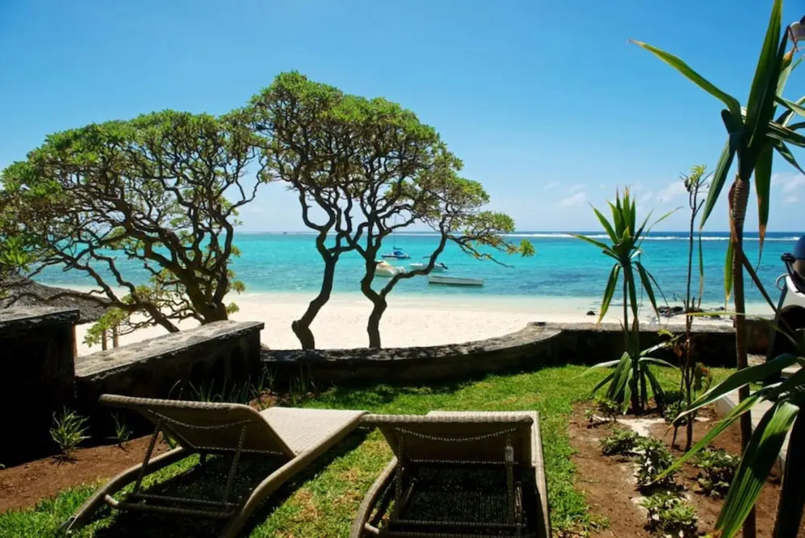 Coral Bay by Dream Escapes