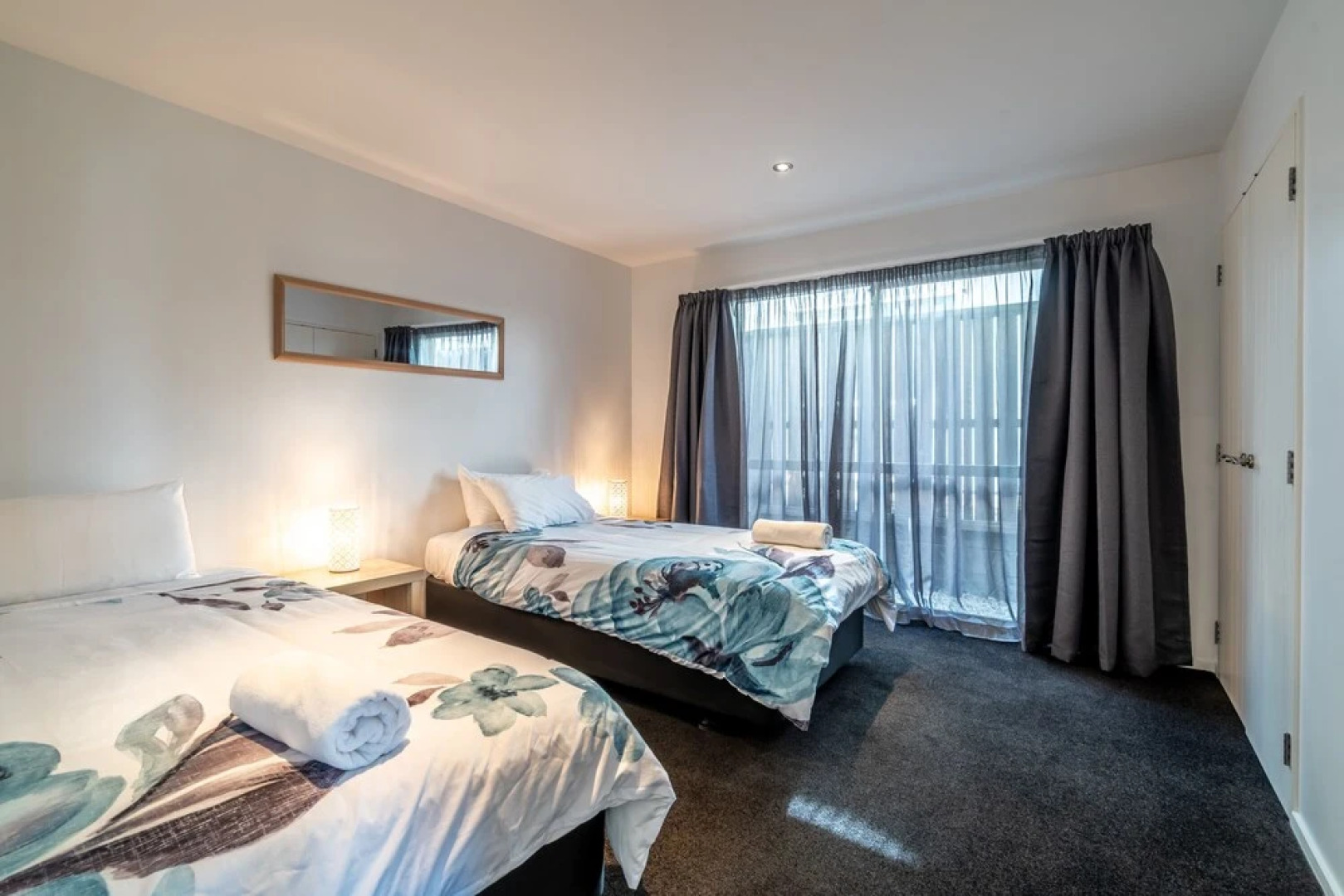 Toodle's Wanaka Luxury with Mountain Views