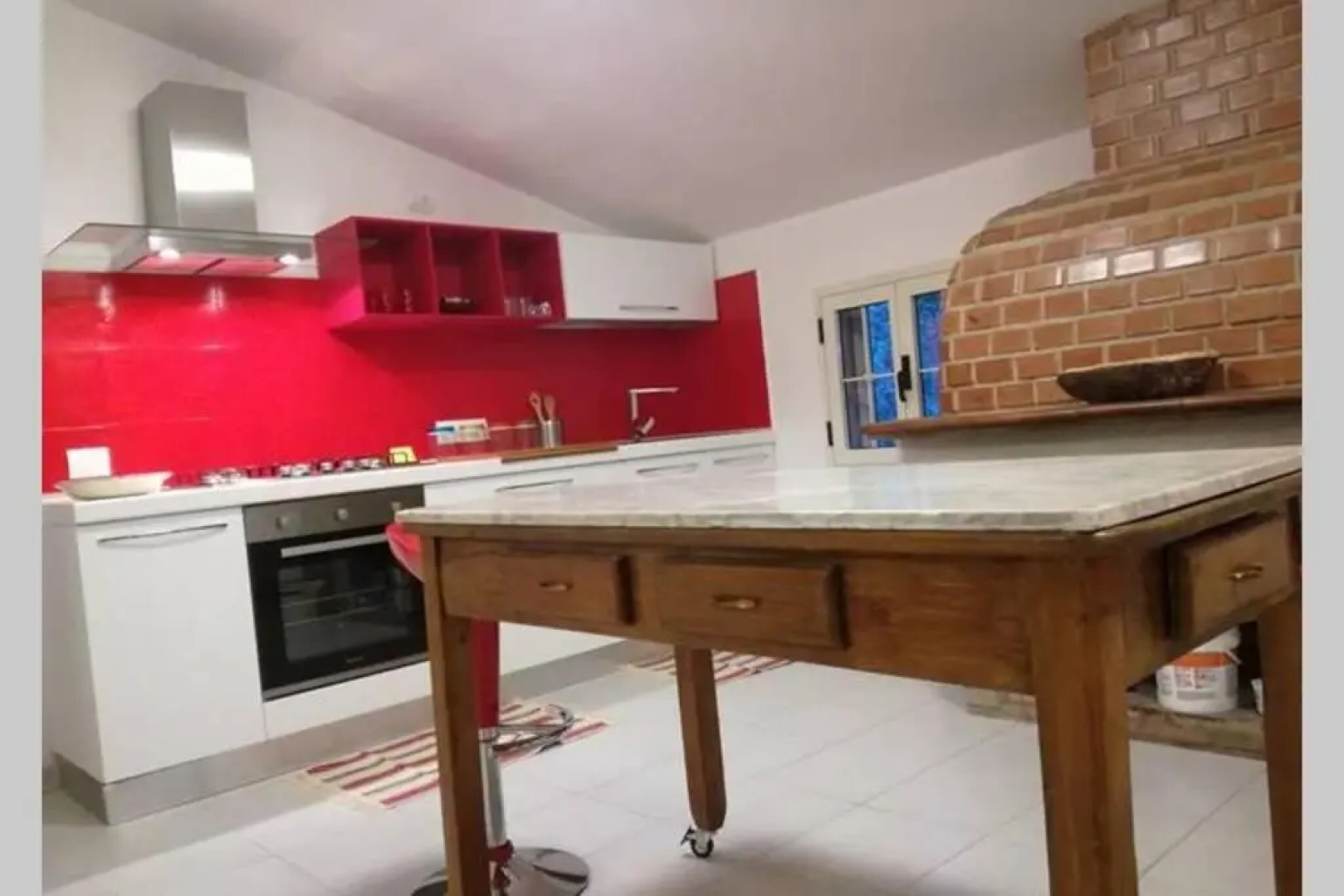 Relax house with swimming pool and a big garden