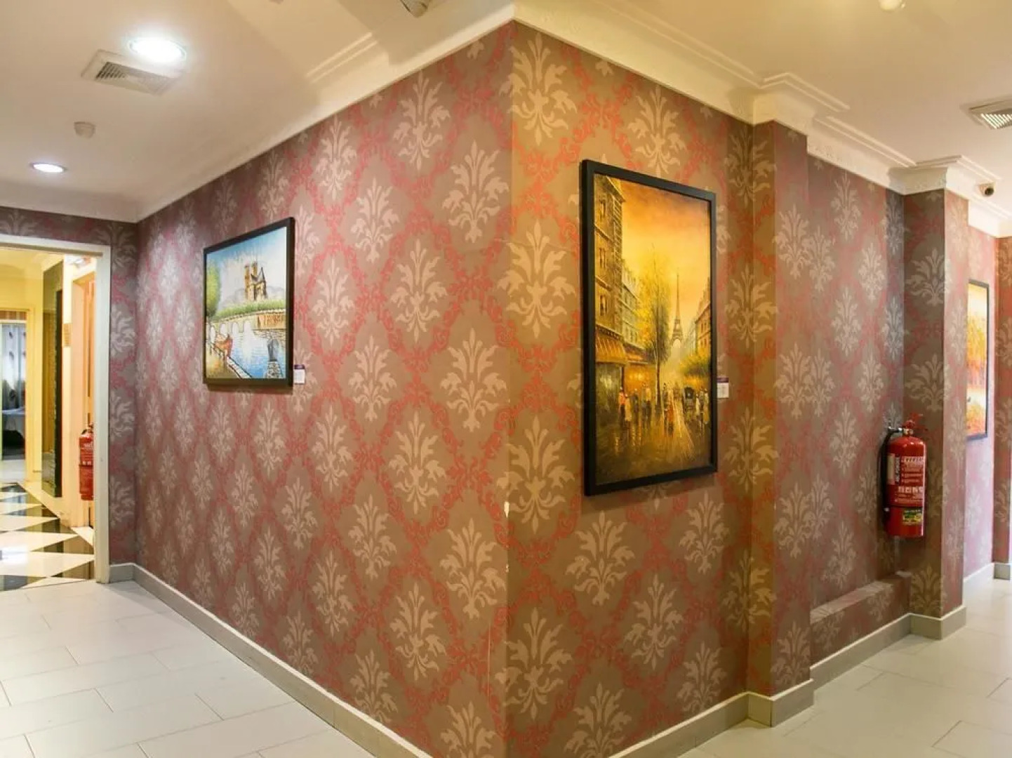 OYO 165 Hotel De Art 1