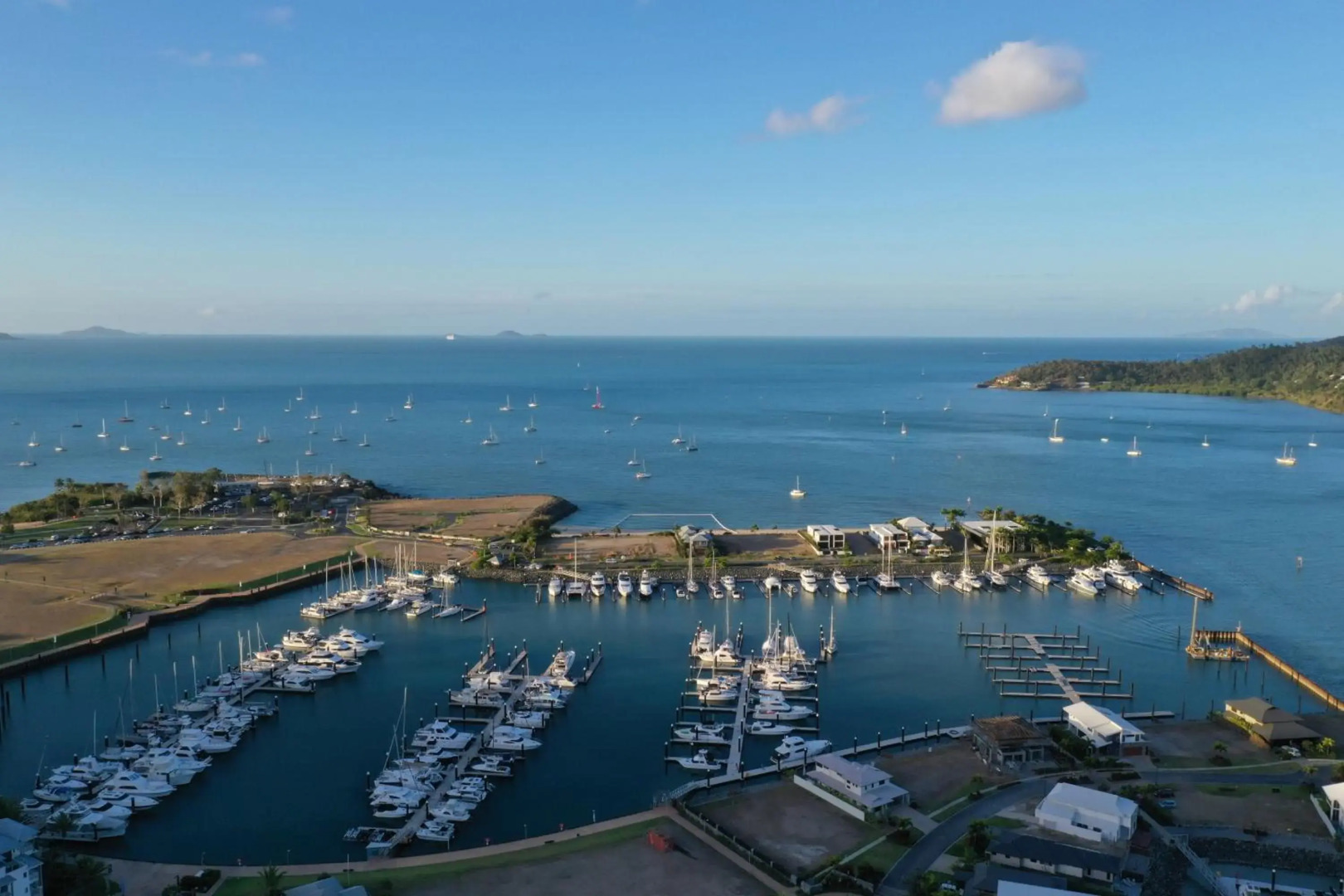 ☆Airliedise☆NO hills☆5min walk 2 Port of Airlie/Ferry terminal☆WiFi☆Netflix