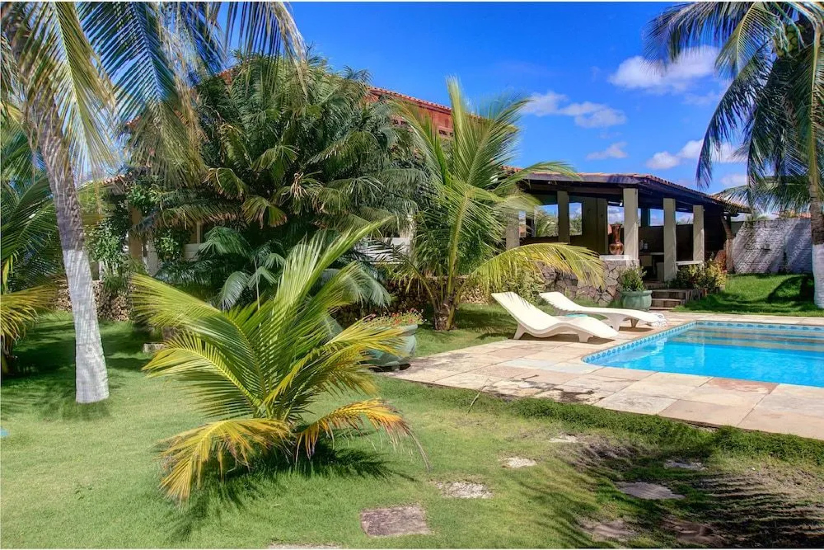 Duplex bem localizado em Porto das Dunas