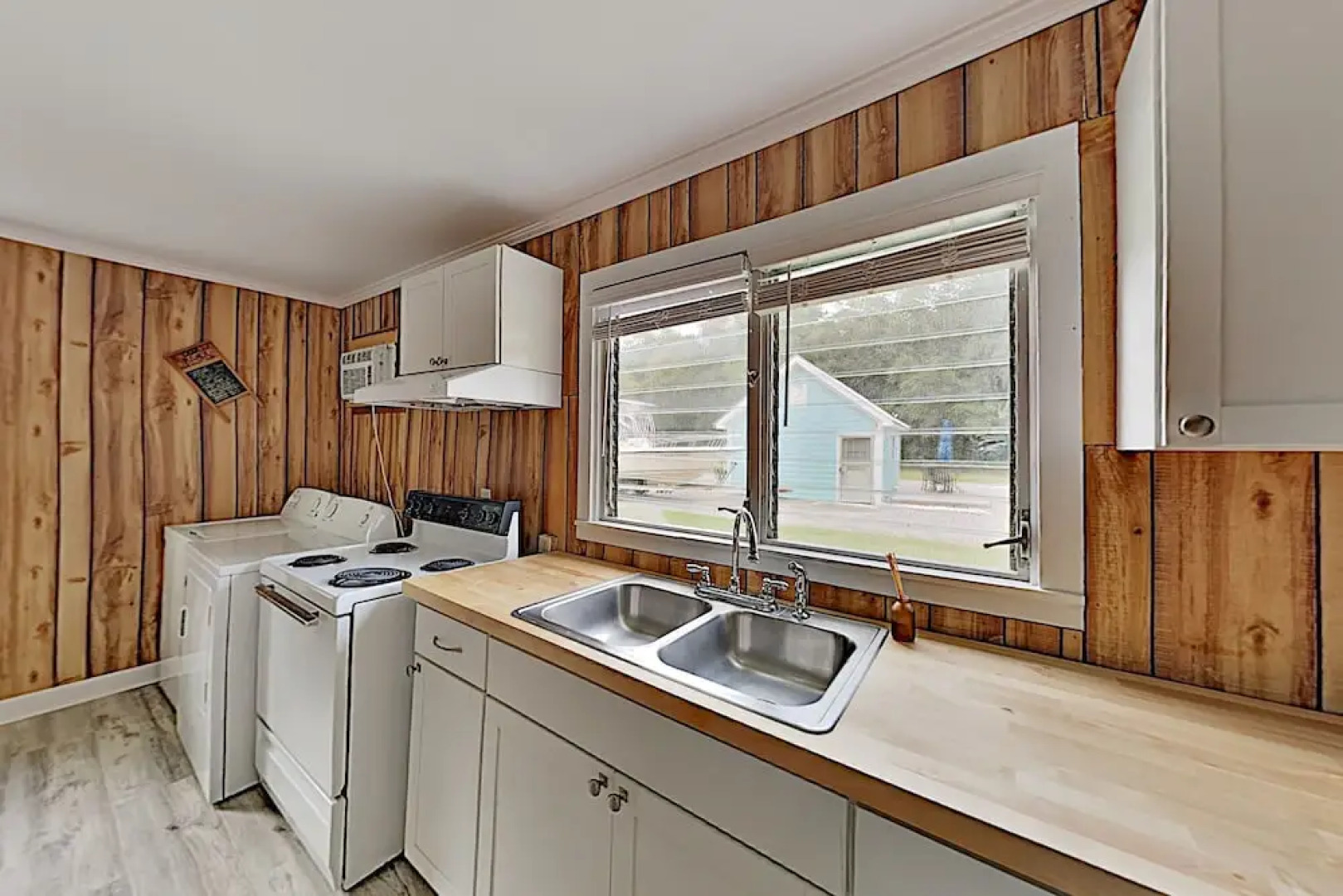 612sunny 2 Bedroom Home