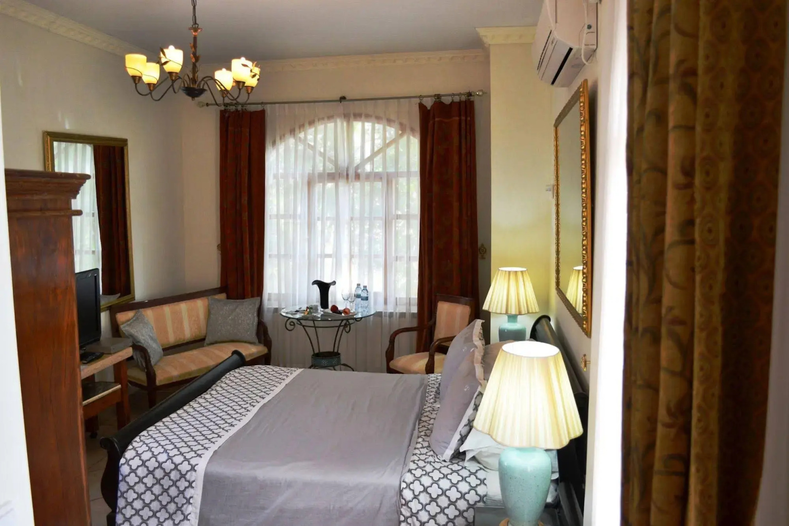 Palacio Domain Luxurious Boutique Hotel