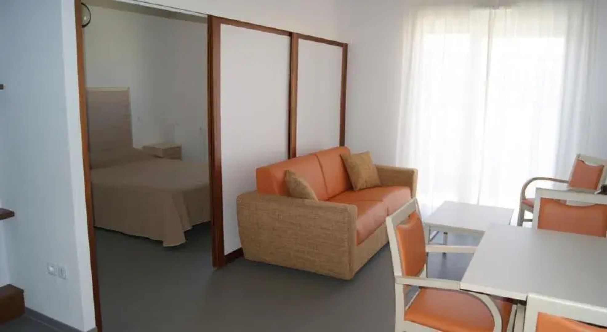 Résidence Services Seniors La Vallée Des Lys