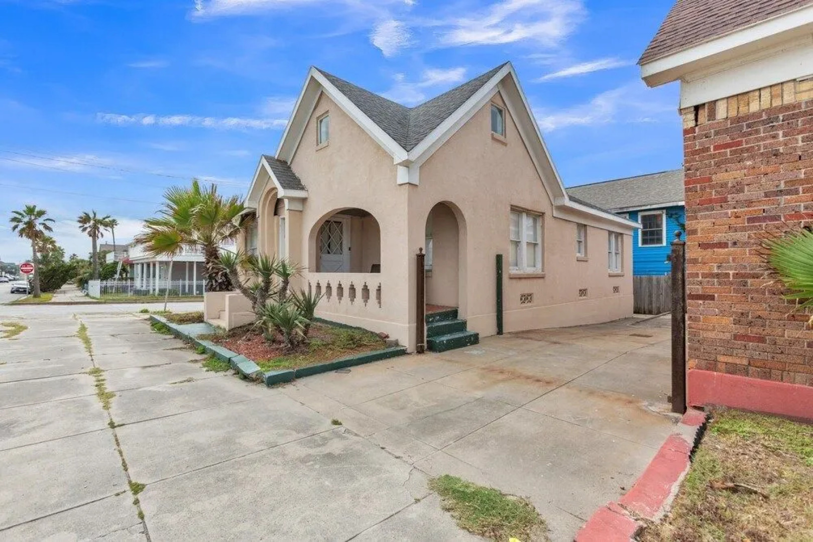 Sand Of Time Cottage 2 Bedroom Cottage By Redawning