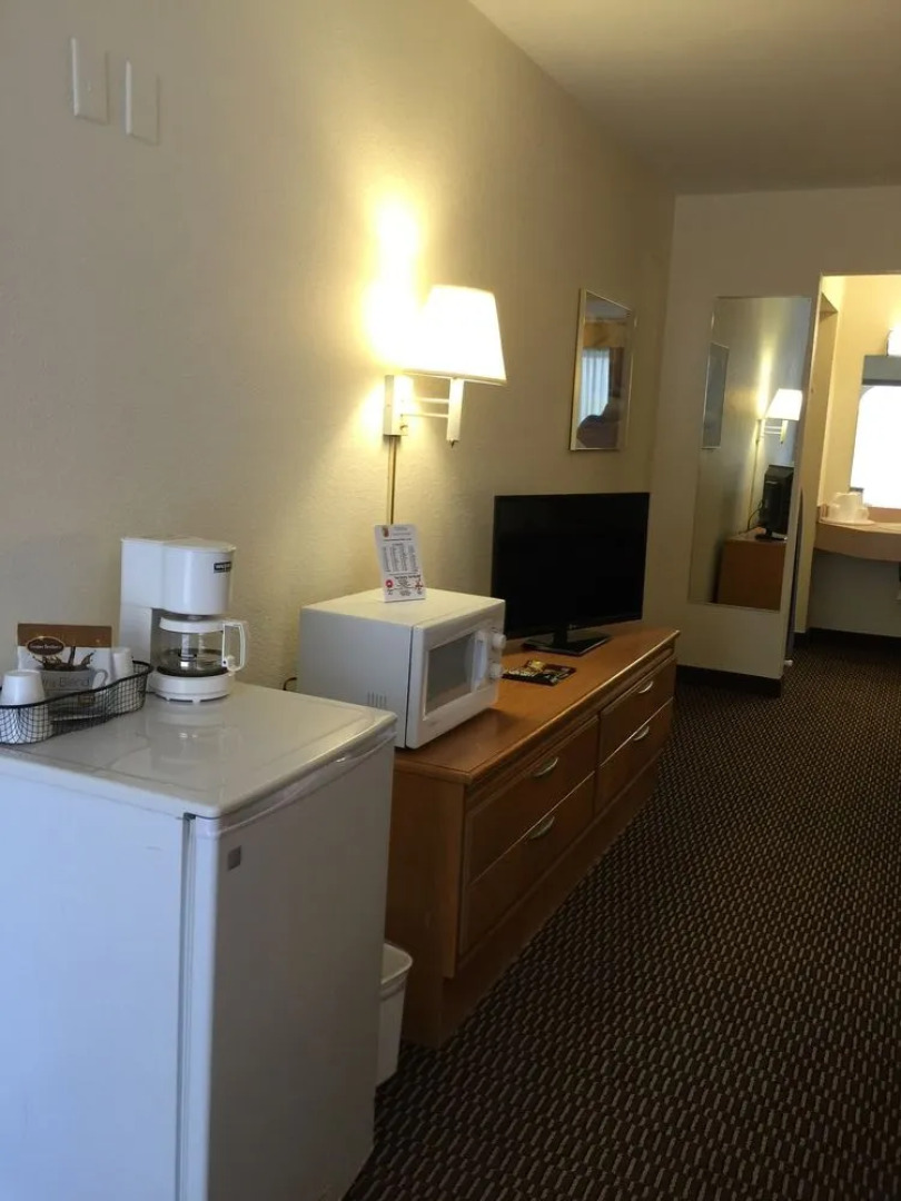 Super 8 Junction City