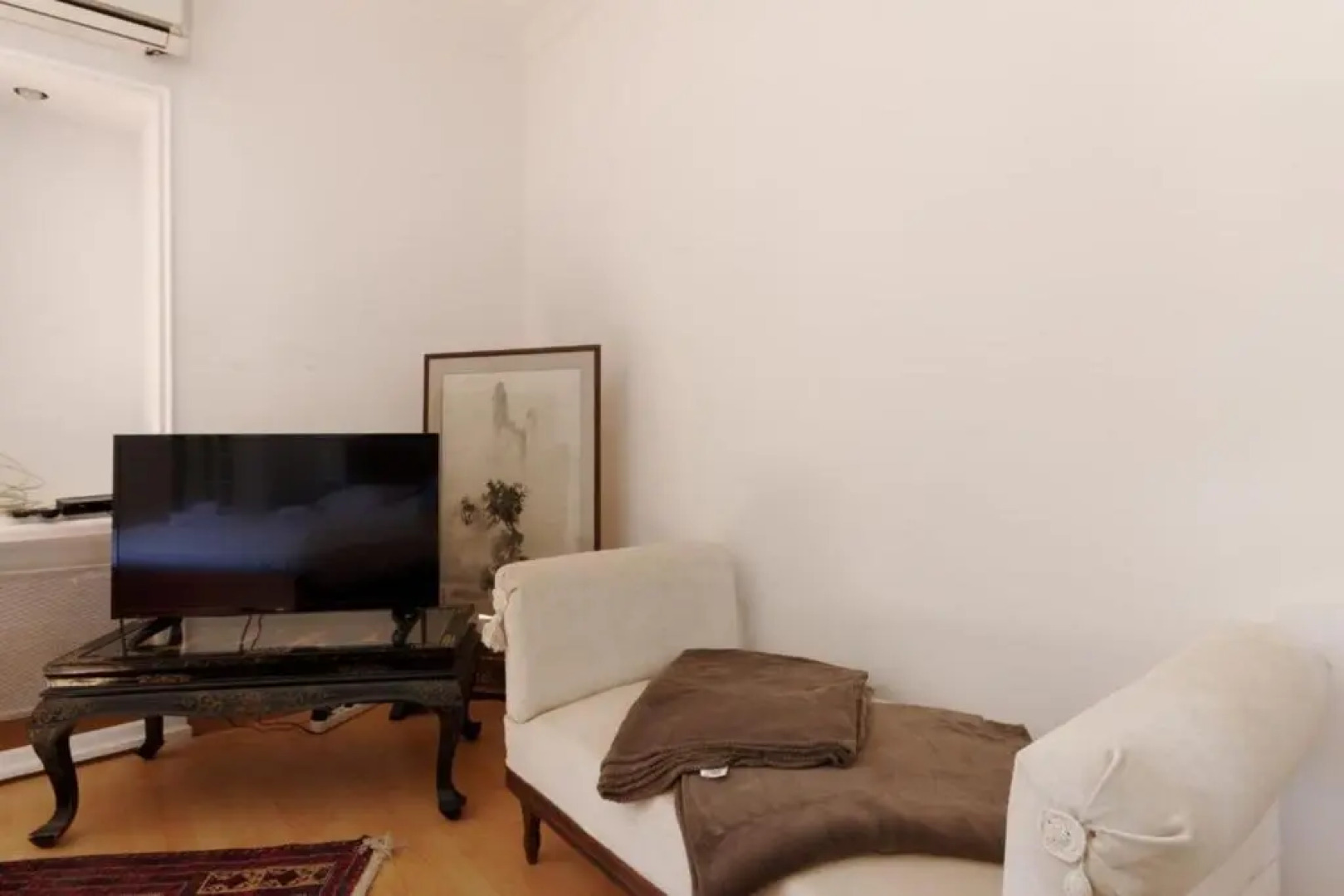 Charming farmhouse in a quiet area with a parking in the courtyard