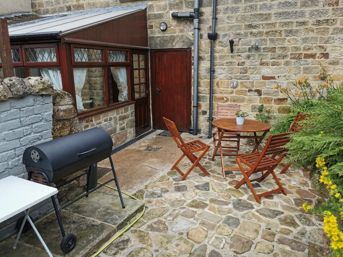 Pathways Holiday Cottage a Delightful 18th Century Stone Cottage in Derbyshire