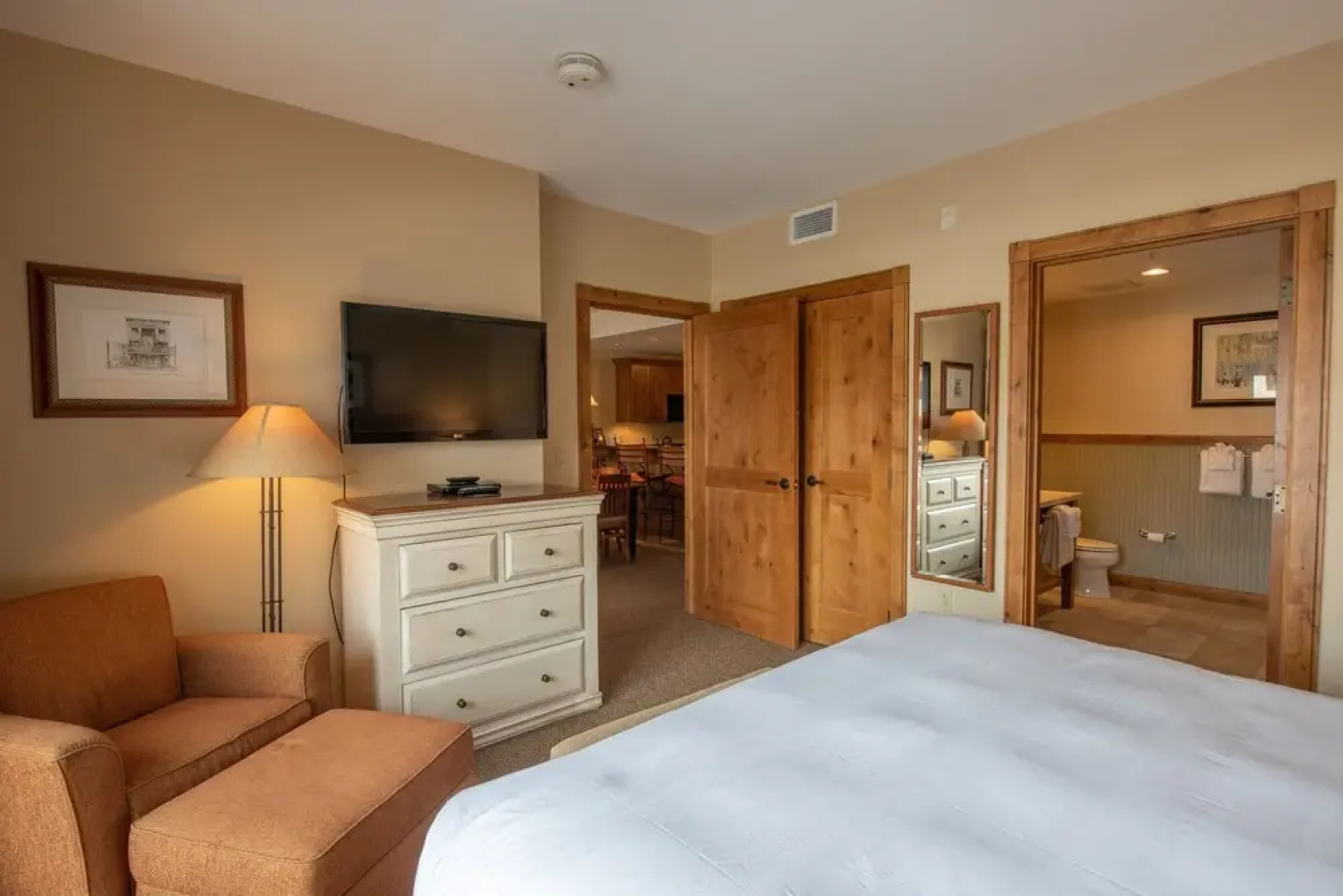 Updated 1 Bedroom In Mountaineer Square Condo - No Cleaning Fee! by RedAwning