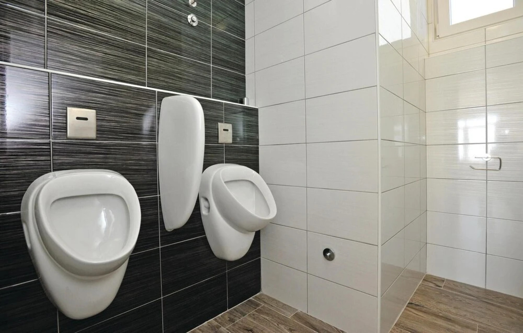 Amazing Home in Mravince With Sauna, Wifi and 9 Bedrooms