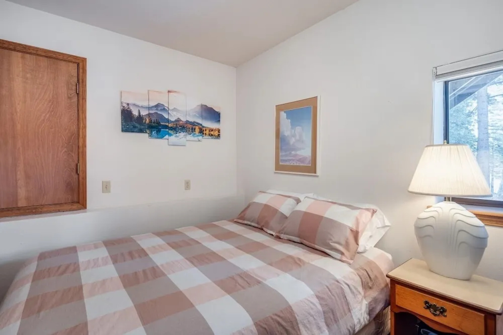 Spacious Cabin Sleeps up to 12! - Sky High #86 by Bear Valley Vacation Rentals