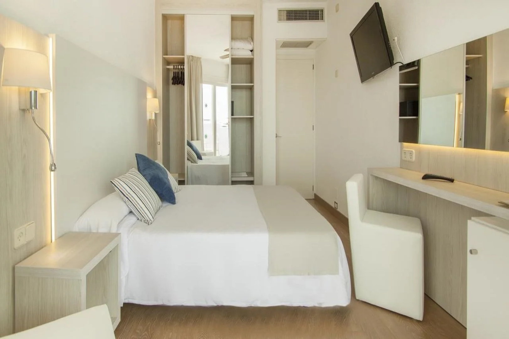 Sentido Fido Tucan - Adults Only