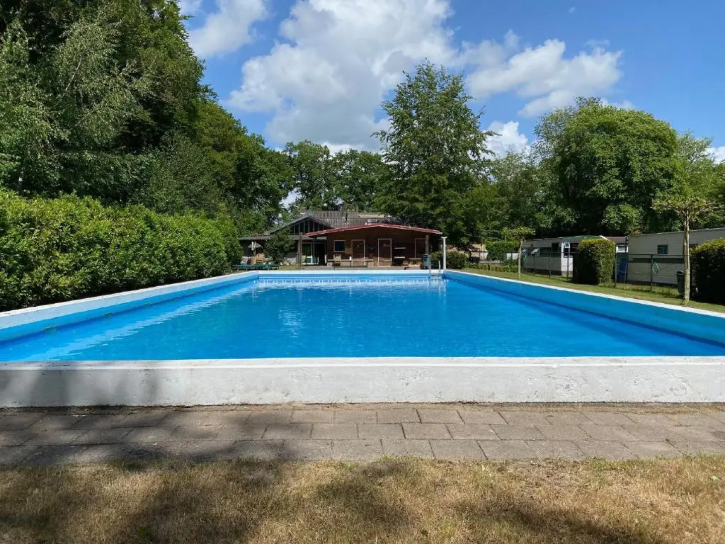 Chalet it Pompebled met wasmachine en droger en zwembad op camping