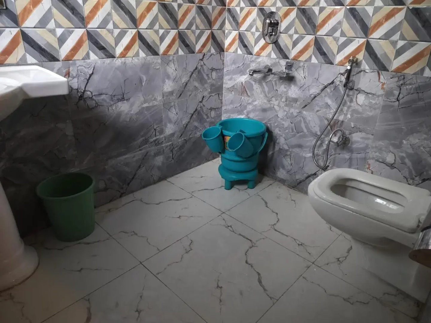 Sky Light Guest House