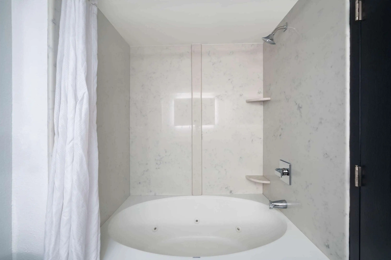 La Quinta Inn & Suites by Wyndham Raleigh Downtown North