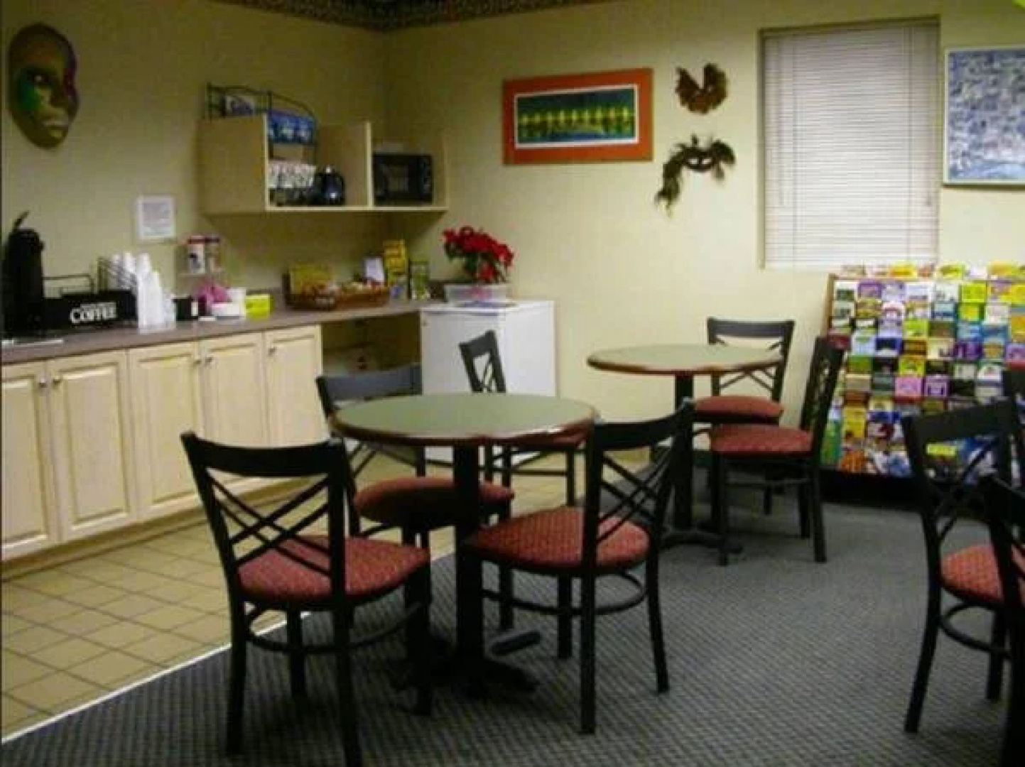 Nola Inn & Suites