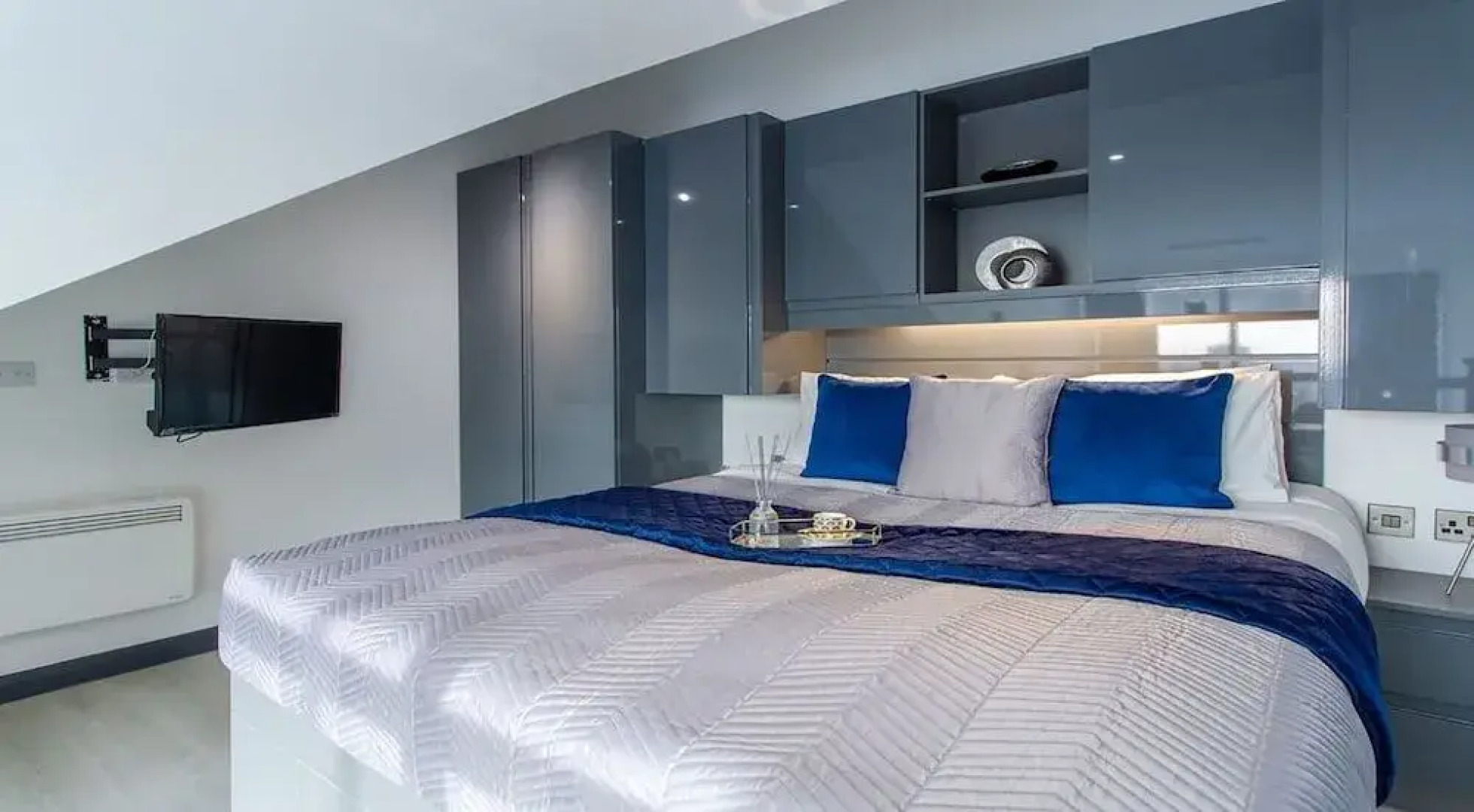 The Residence Coventry by Paymán Club