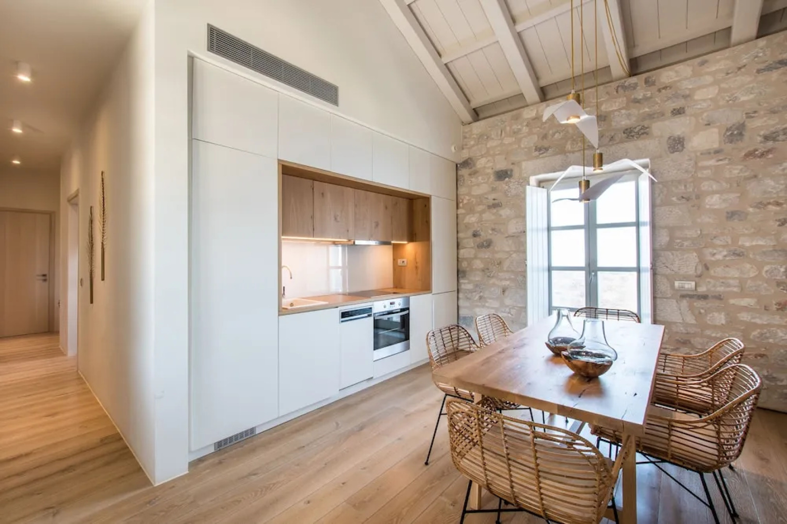 BASSA MAINA Villas & Suites