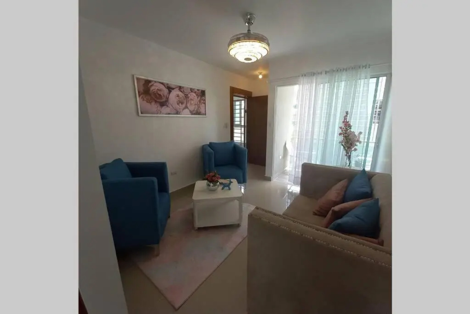 Confortable apartamento de 3 tres habitaciones, con hermosa vista de area verde, ademas de piscinas y juegos infantiles en area recreativa