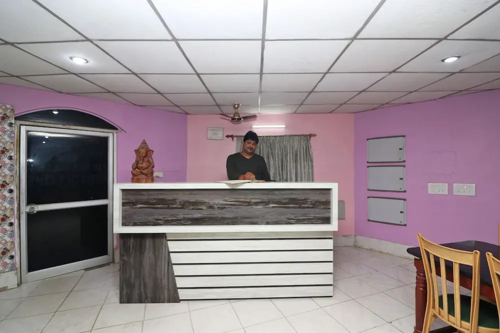 OYO 17122 Liv Sea Valley