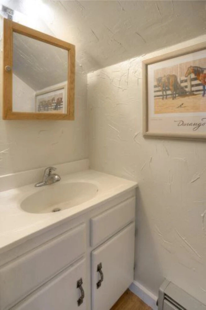 Hideaway River Cabin