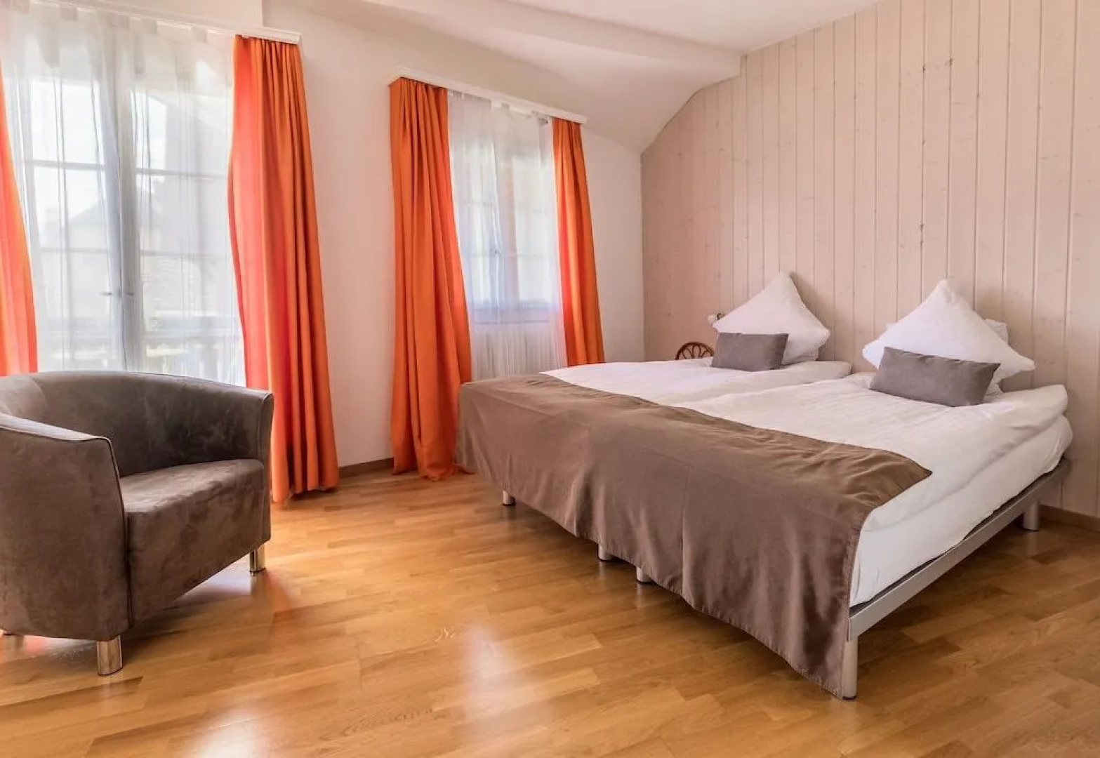 Hotel de la place