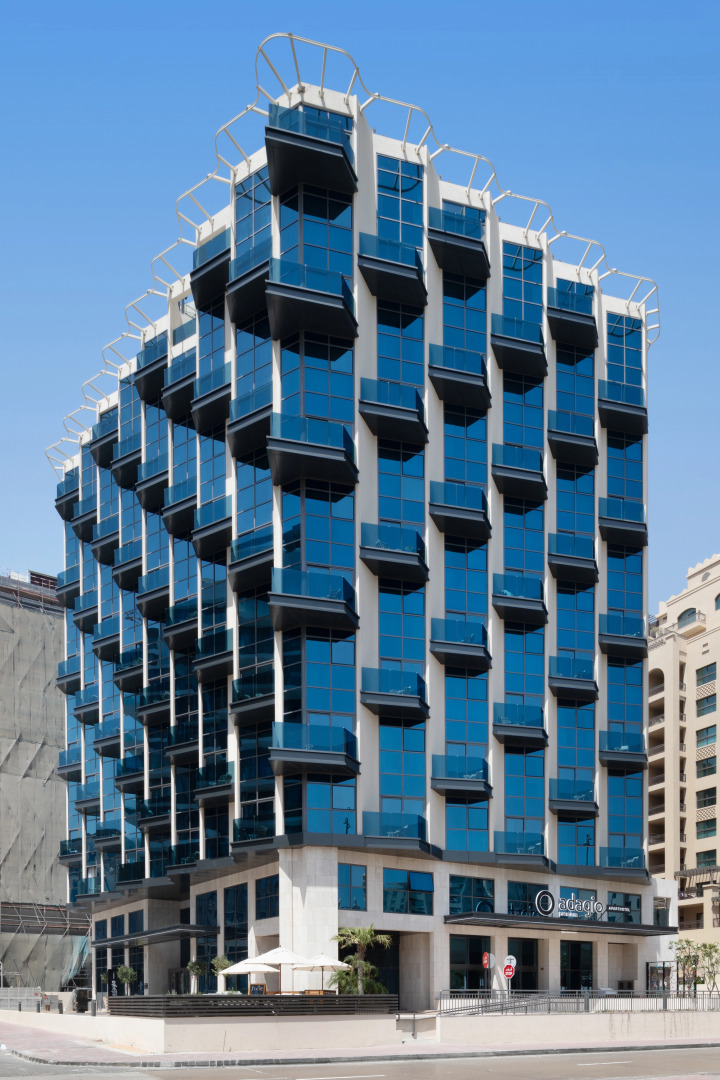 Adagio Premium The Palm