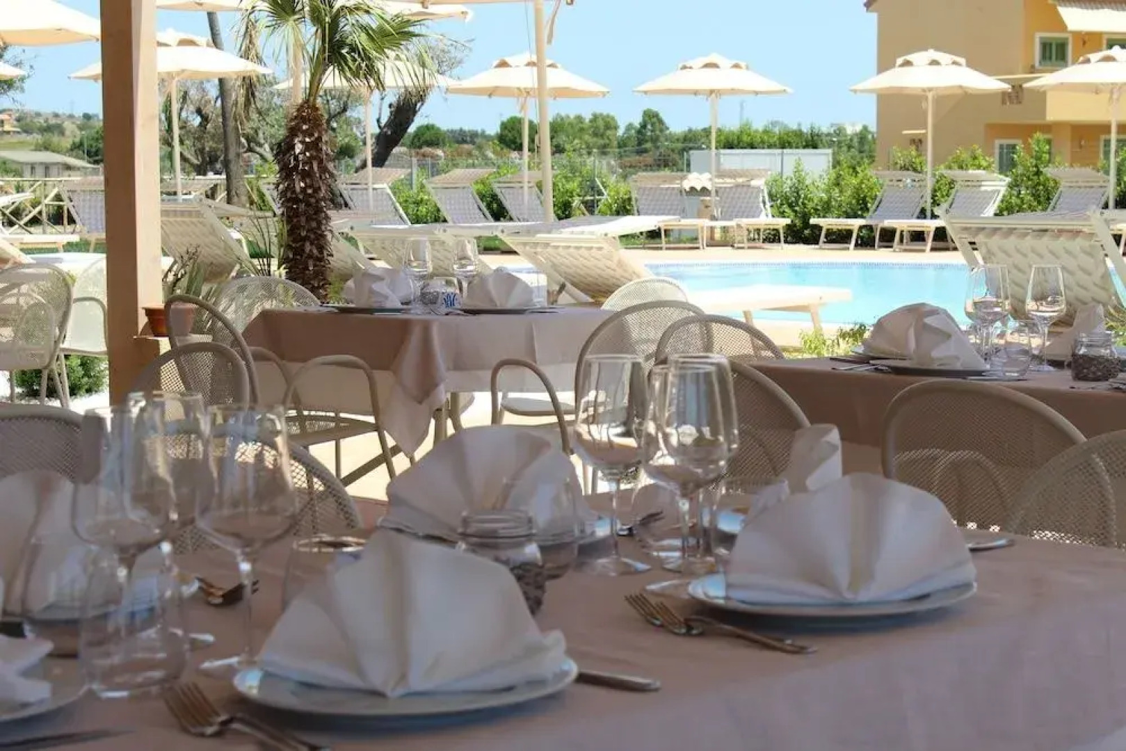 Poseidon Swim & Restaurant Aparthotel