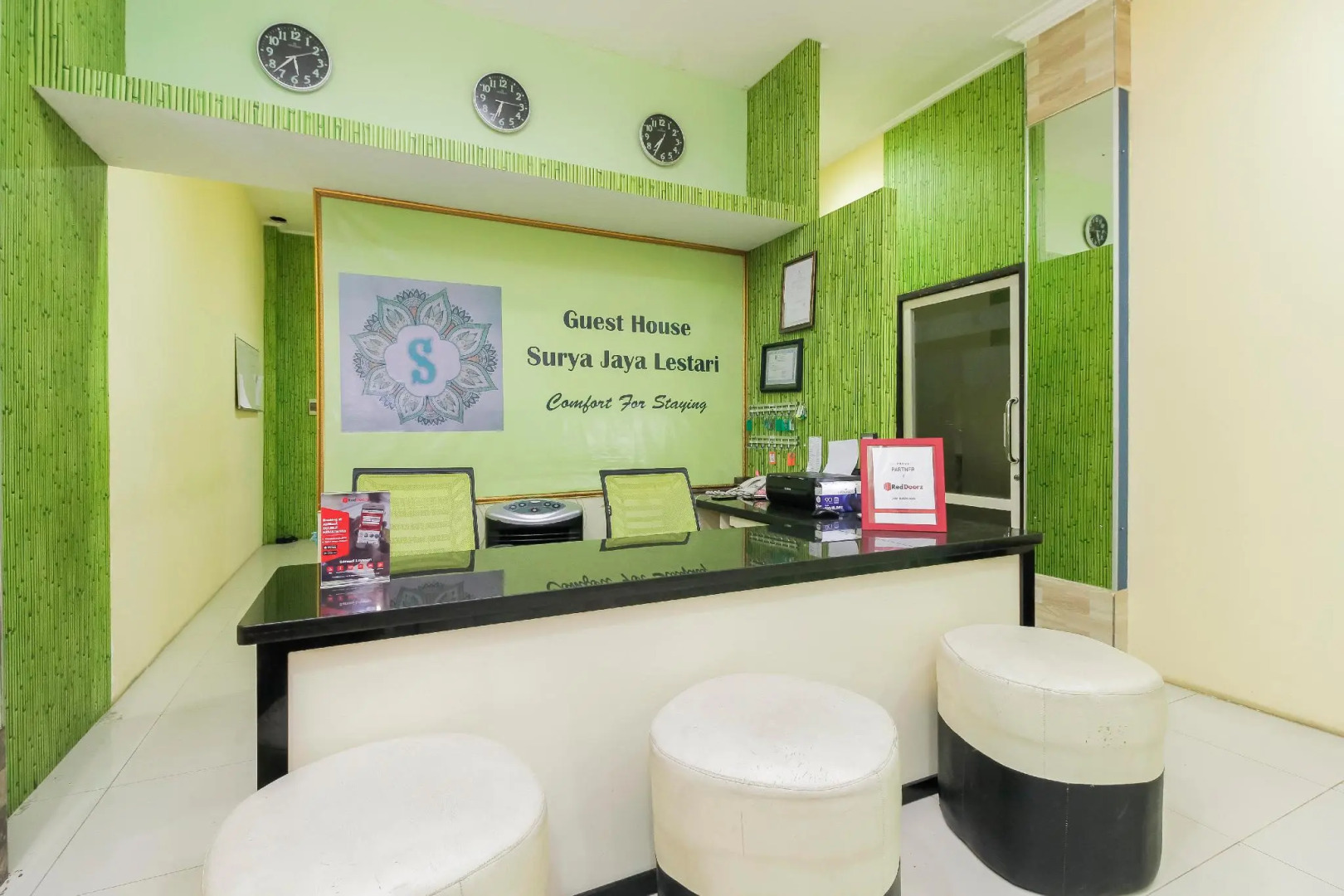 RedDoorz near Taman Samarendah