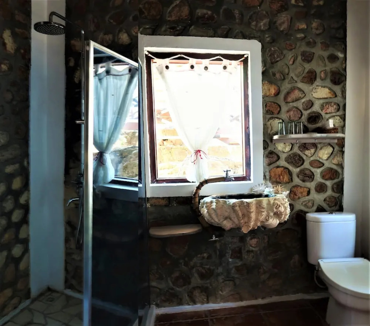 Breve Azurine Lagoon Retreat