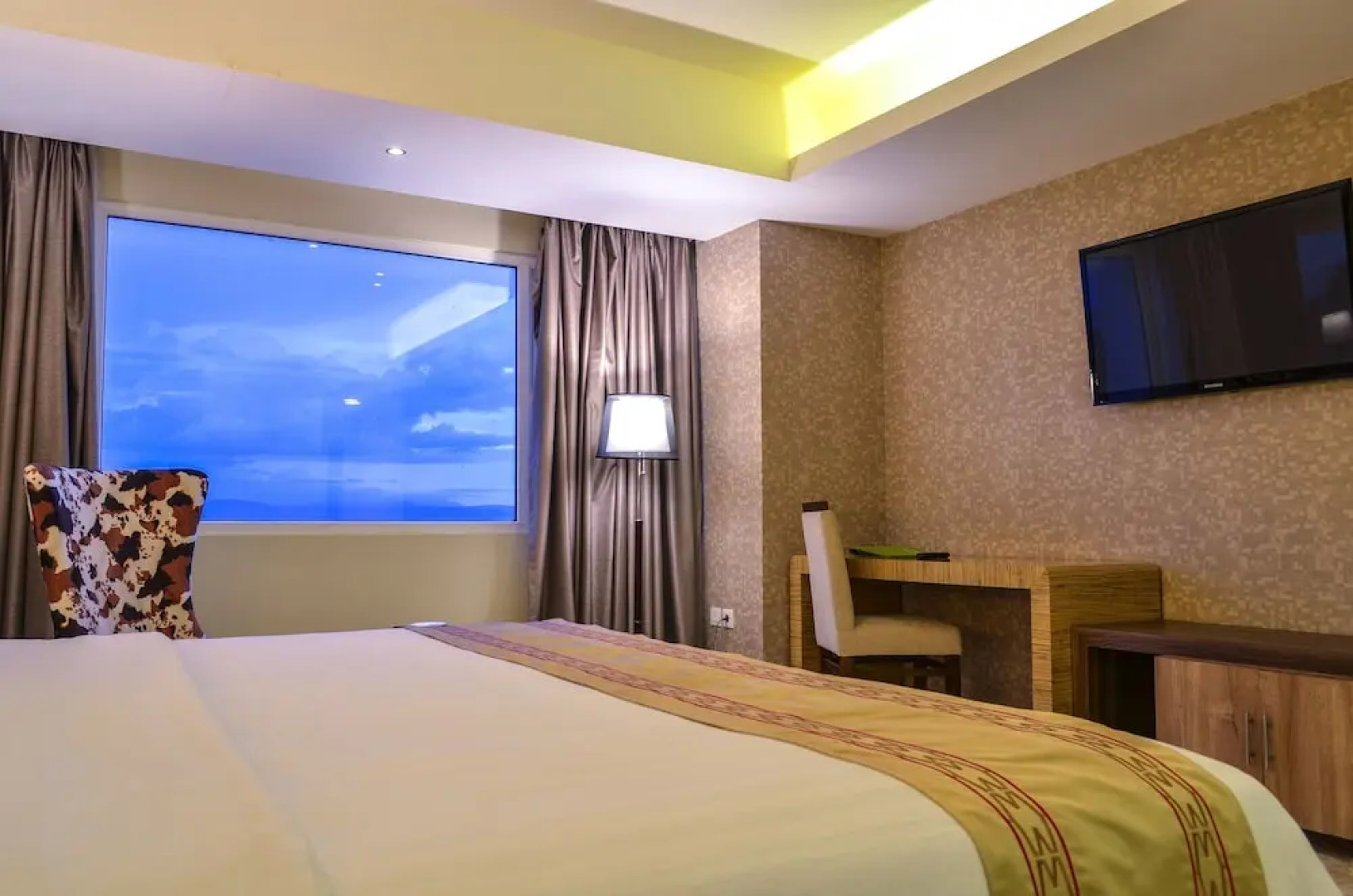 Grand Allison Hotel