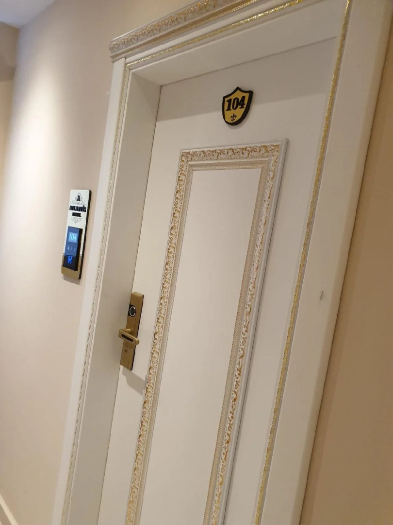 Atlantis Royal Hotel