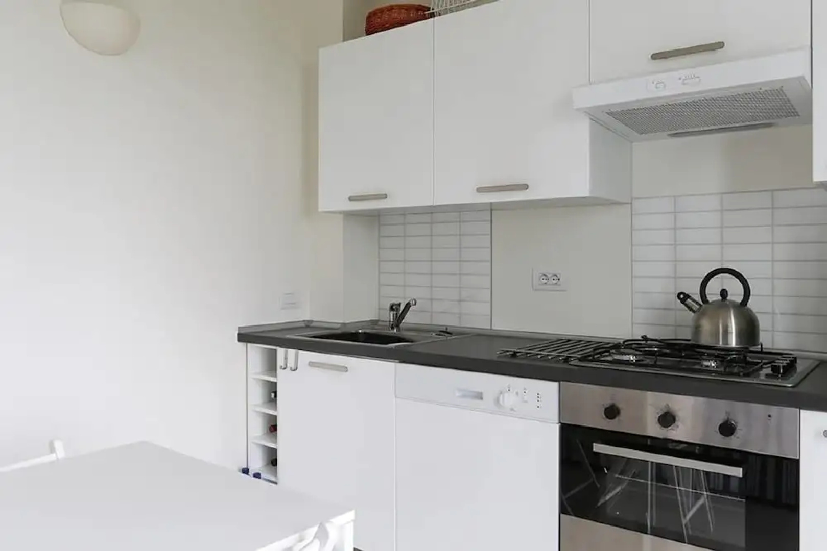 Italian Lakes 1 bed Apartment With Lake Views, Private Terrace, Wifi, Peaceful Location