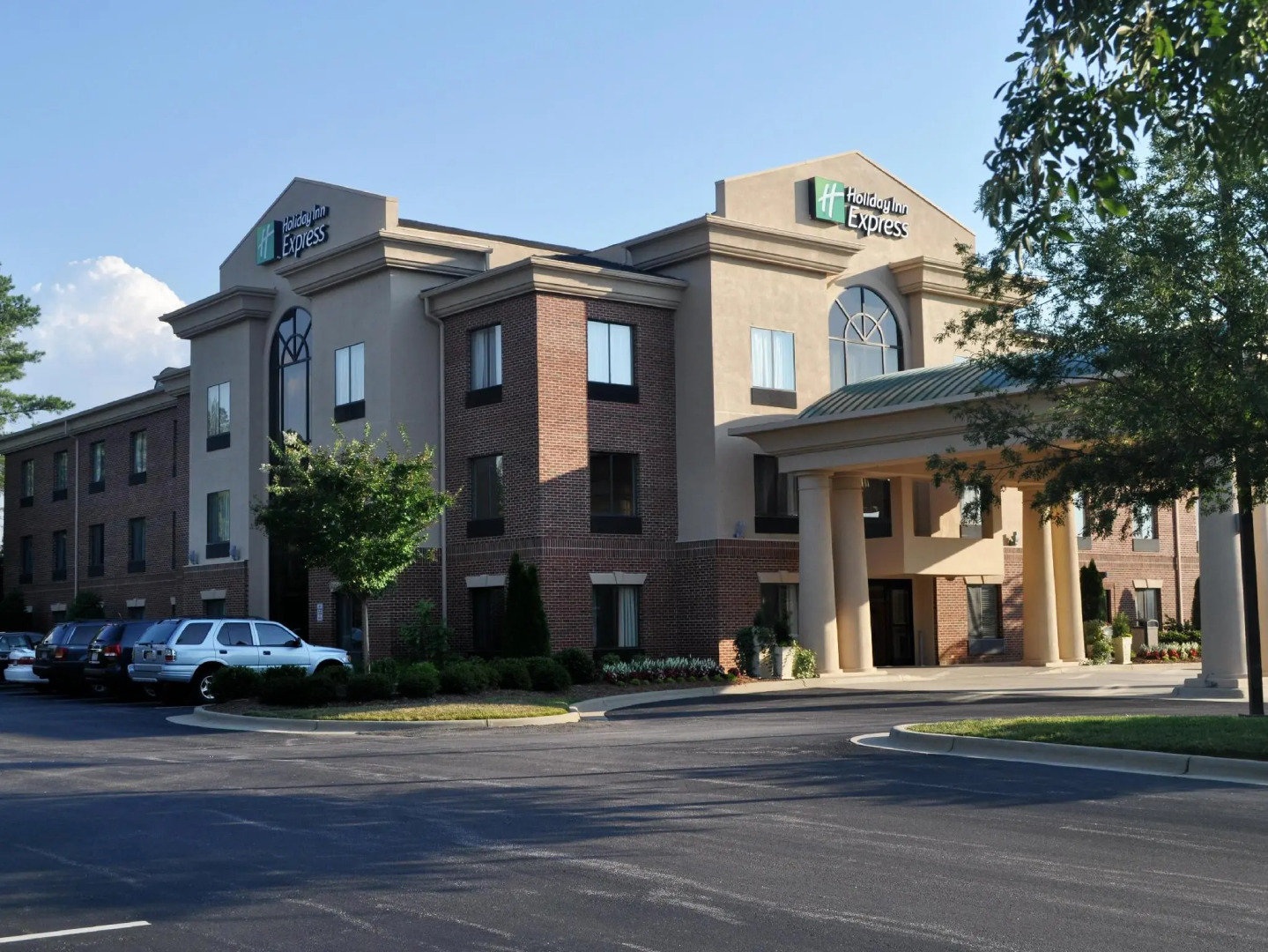 Holiday Inn Express & Suites Raleigh North - Wake Forest by IHG
