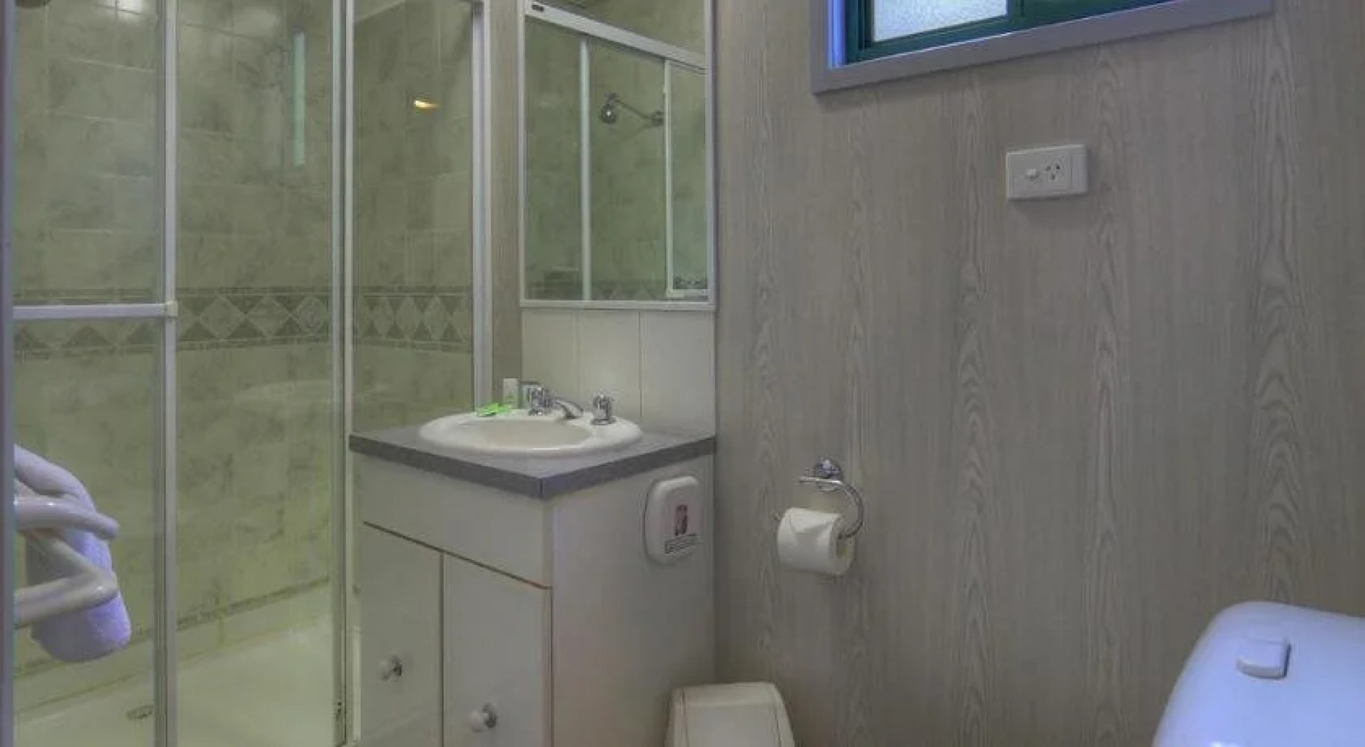 Bright Accommodation Park