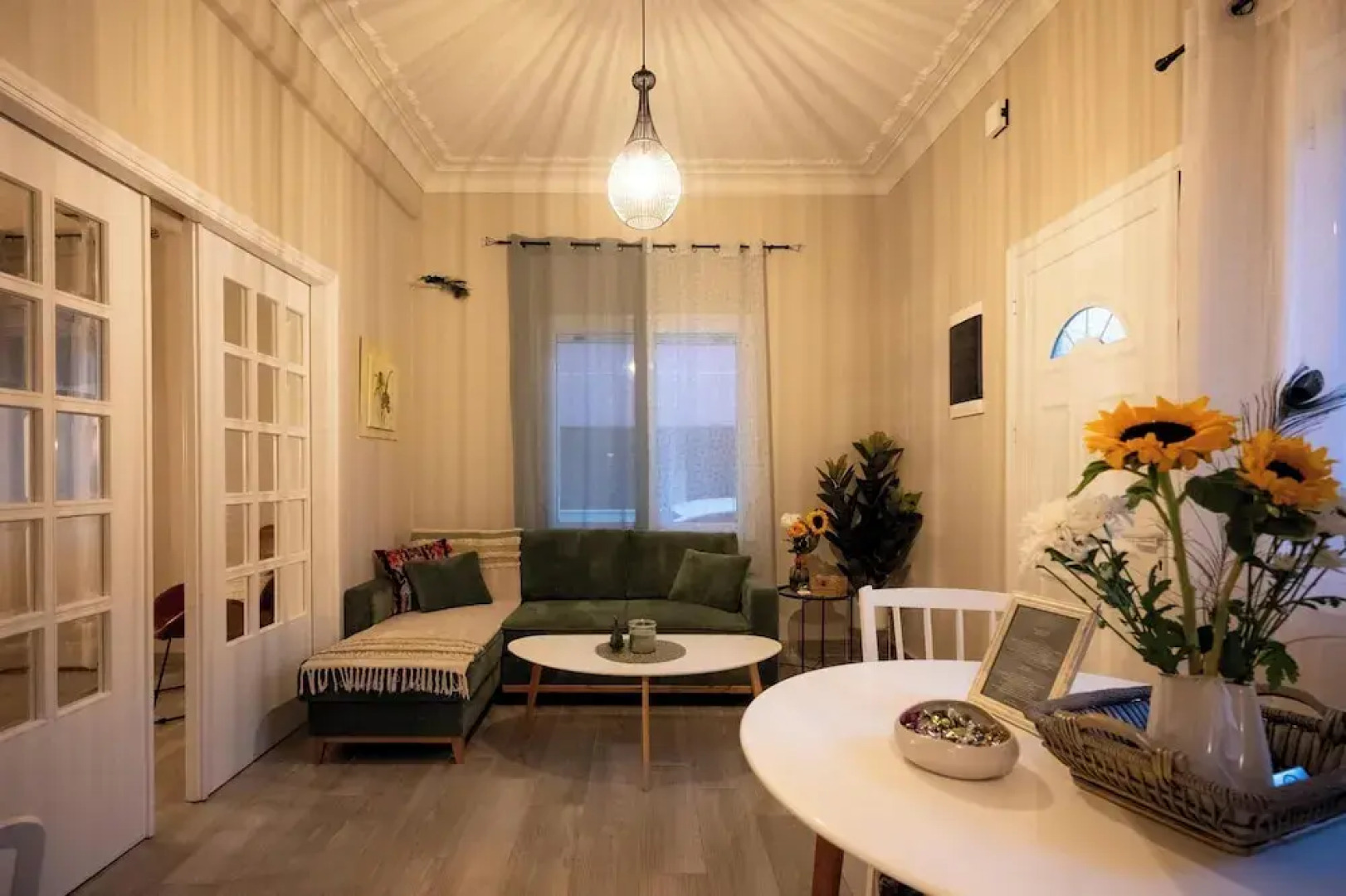 Peacock's Apartments