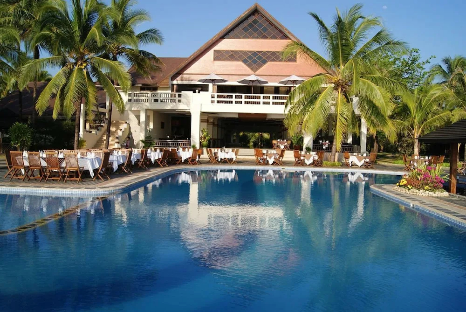 Sunny Paradise Resort