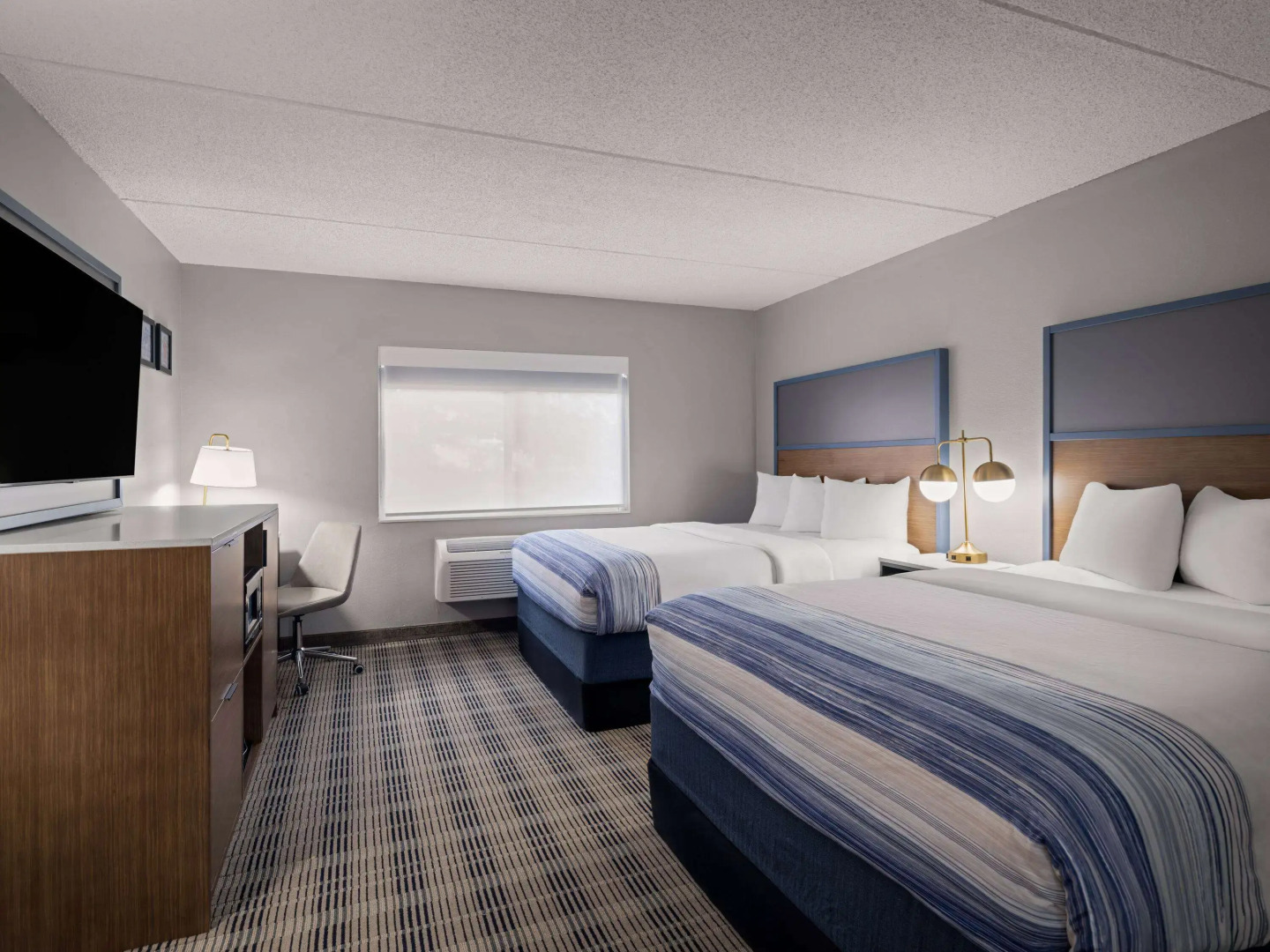 AmericInn by Wyndham Shakopee Near Canterbury Park