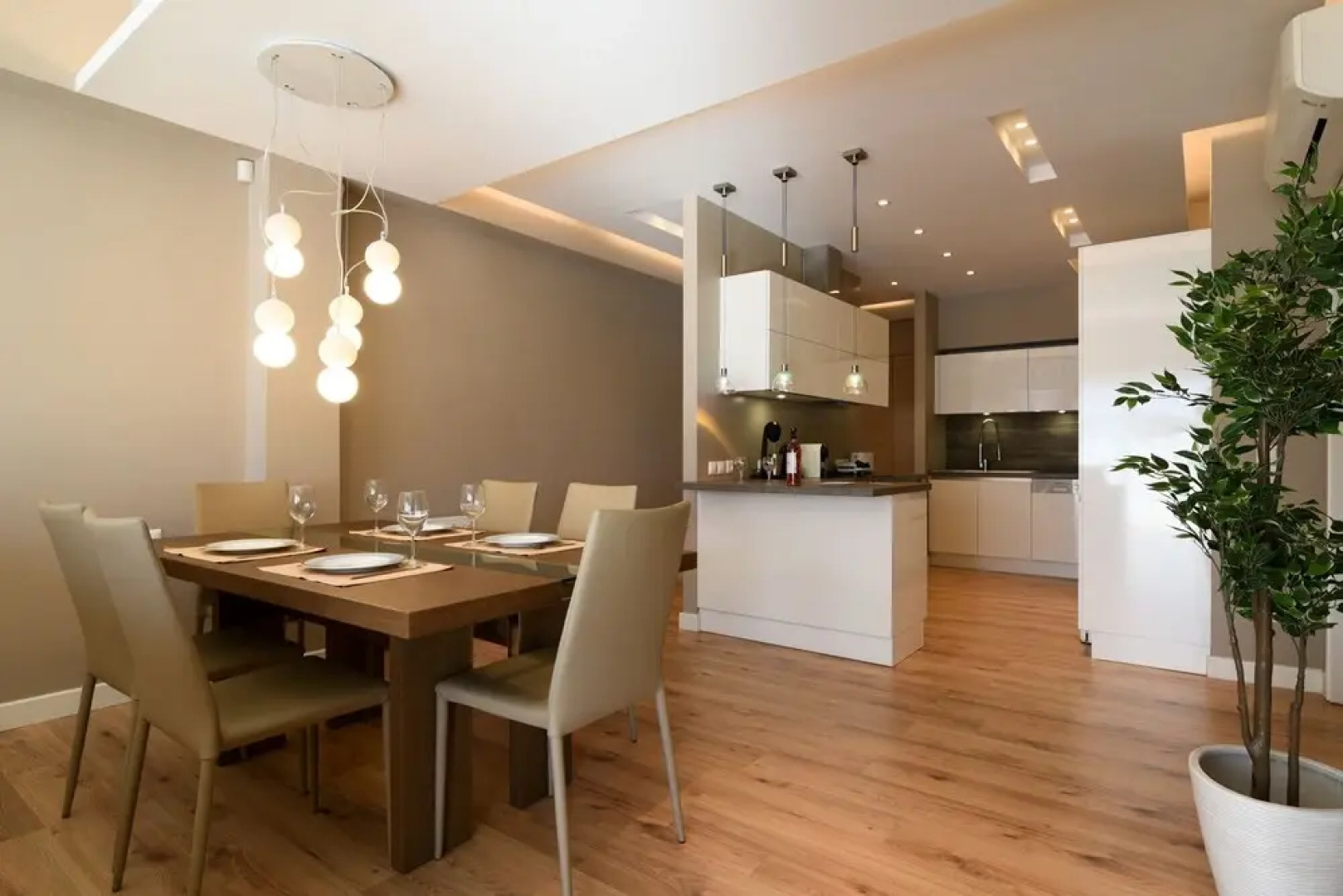 142m² Bright Alimos Apartment with Marina View