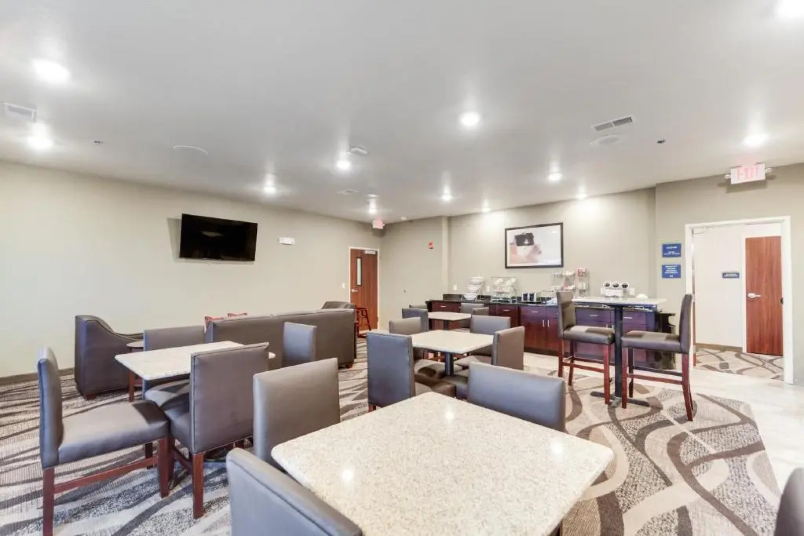 Cobblestone Hotel & Suites - Cozad