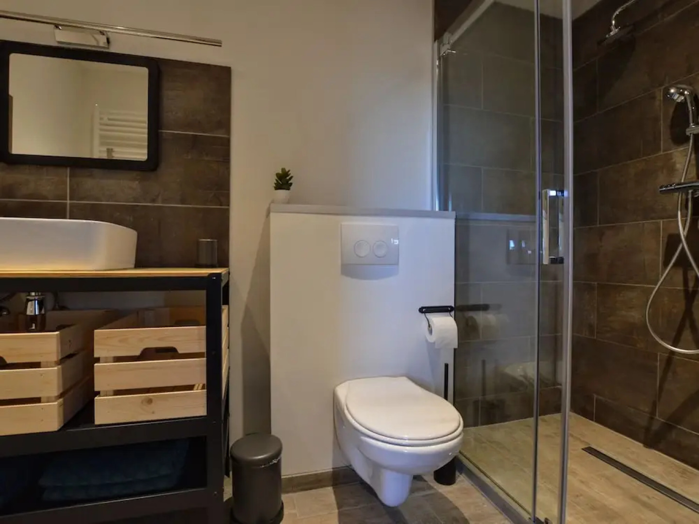 Luxurious Cottage in Aywaille with Sauna & Hot Tub