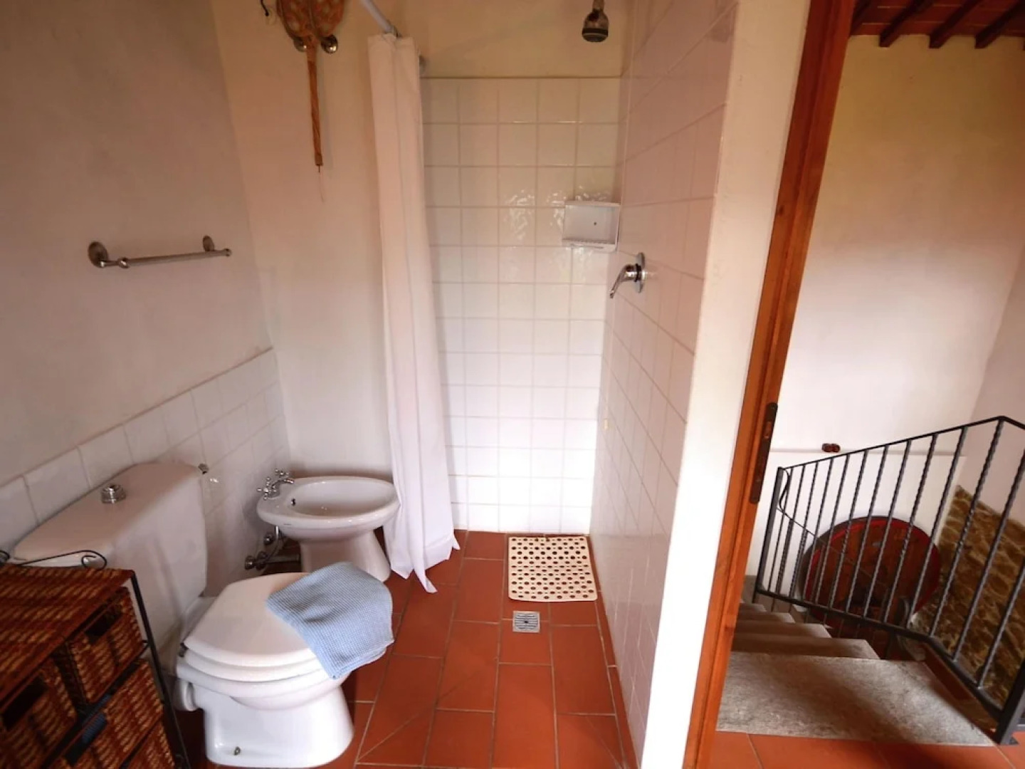 Vintage Cottage in Pescia with Hot Tub