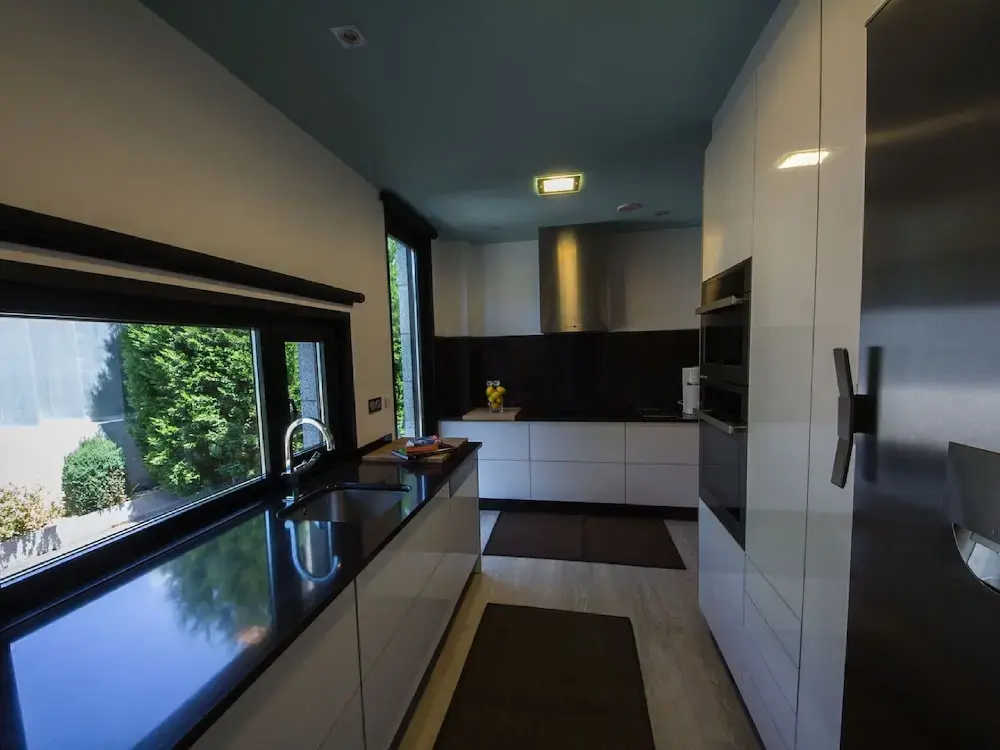 Posh Villa With Pool, Garden & Ocean Views in Sansenxo