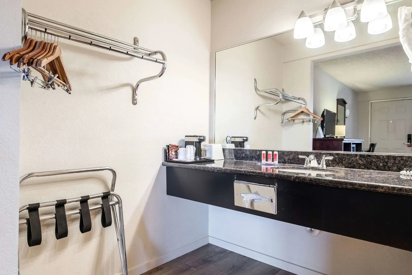 Inn at Lake Washington By OYO I-405